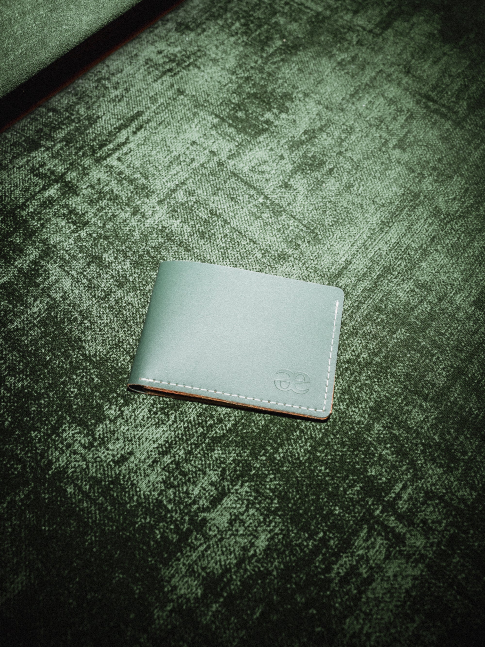 Aethos Wallet 100% Recycled Leather